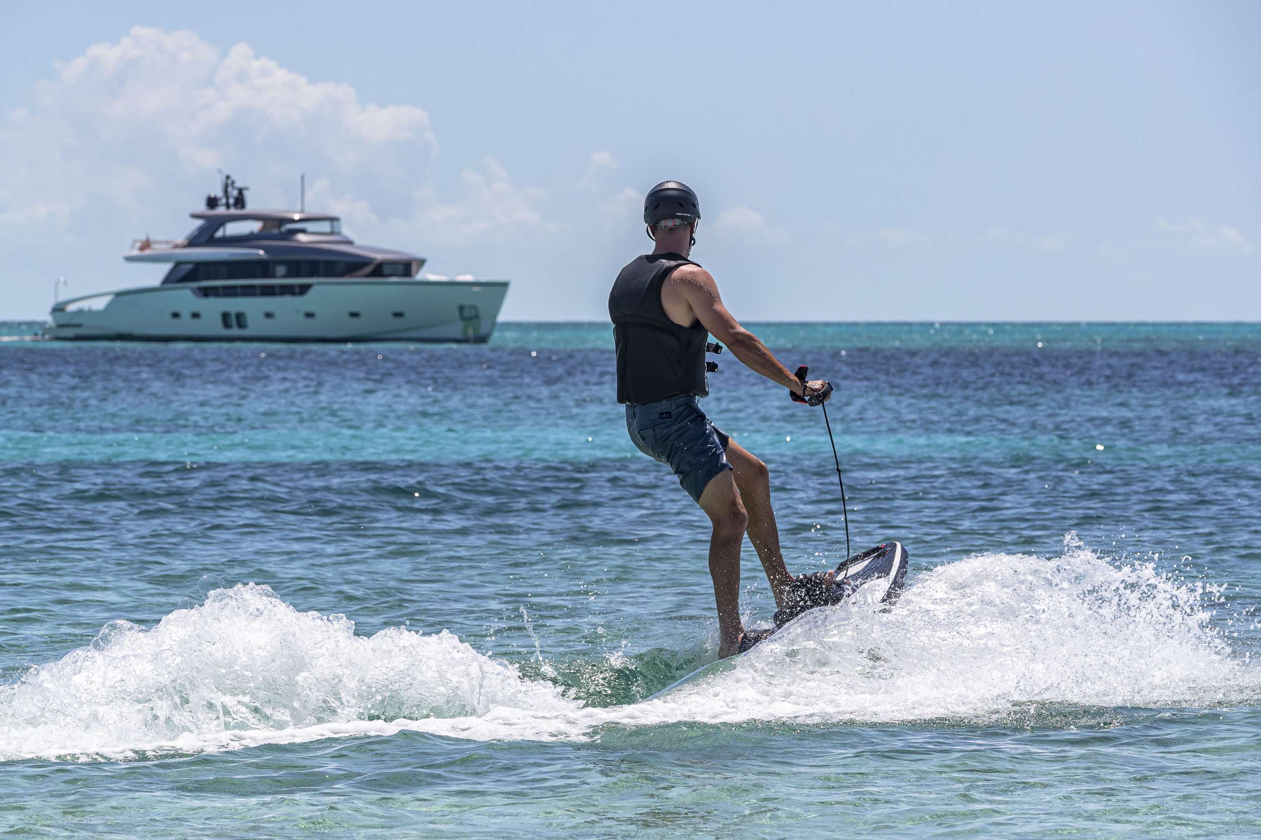 Yacht Photo 17
