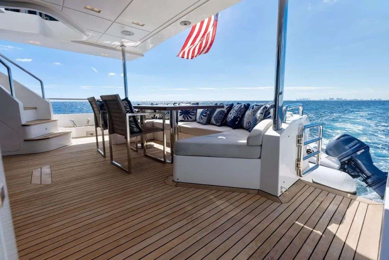 Yacht Photo 4