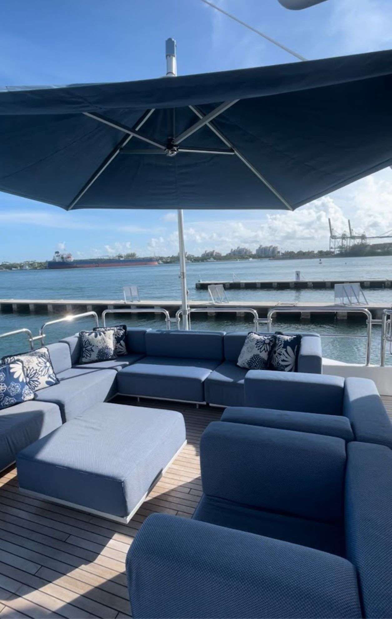Yacht Photo 5