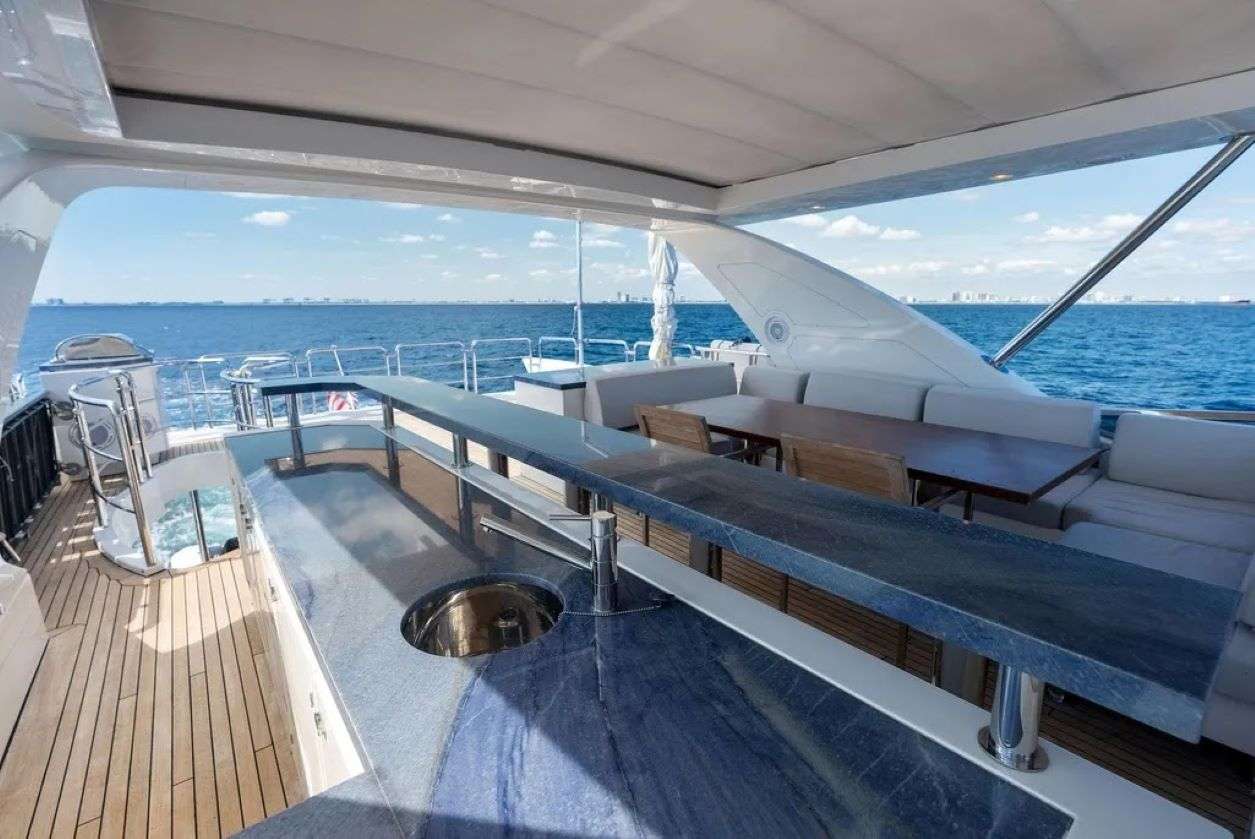 Yacht Photo 12