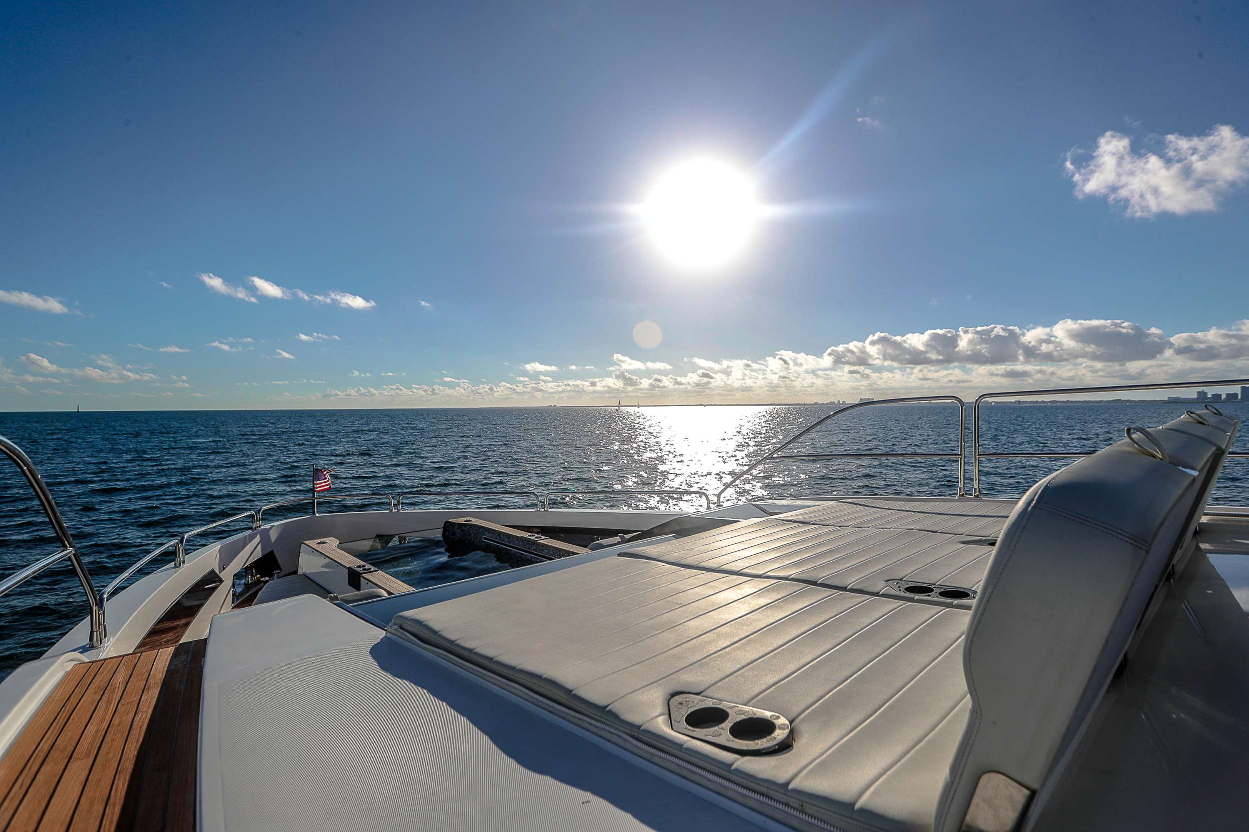 Yacht Photo 19