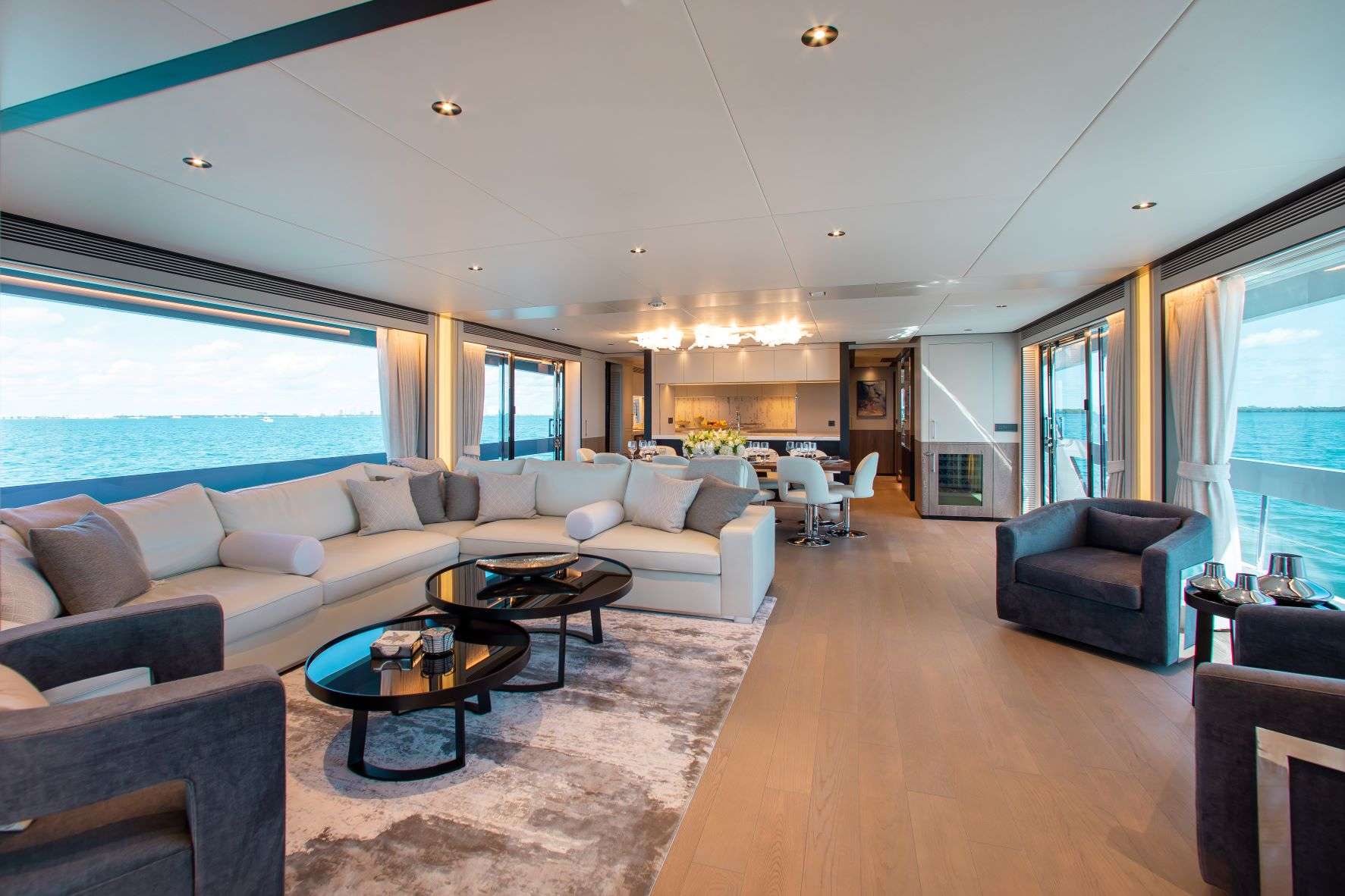 Yacht Photo 2