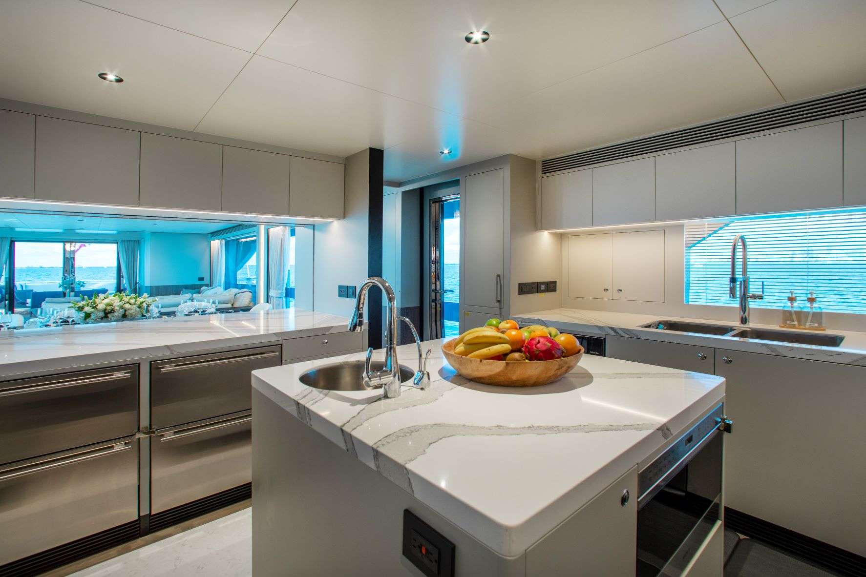 Yacht Photo 5