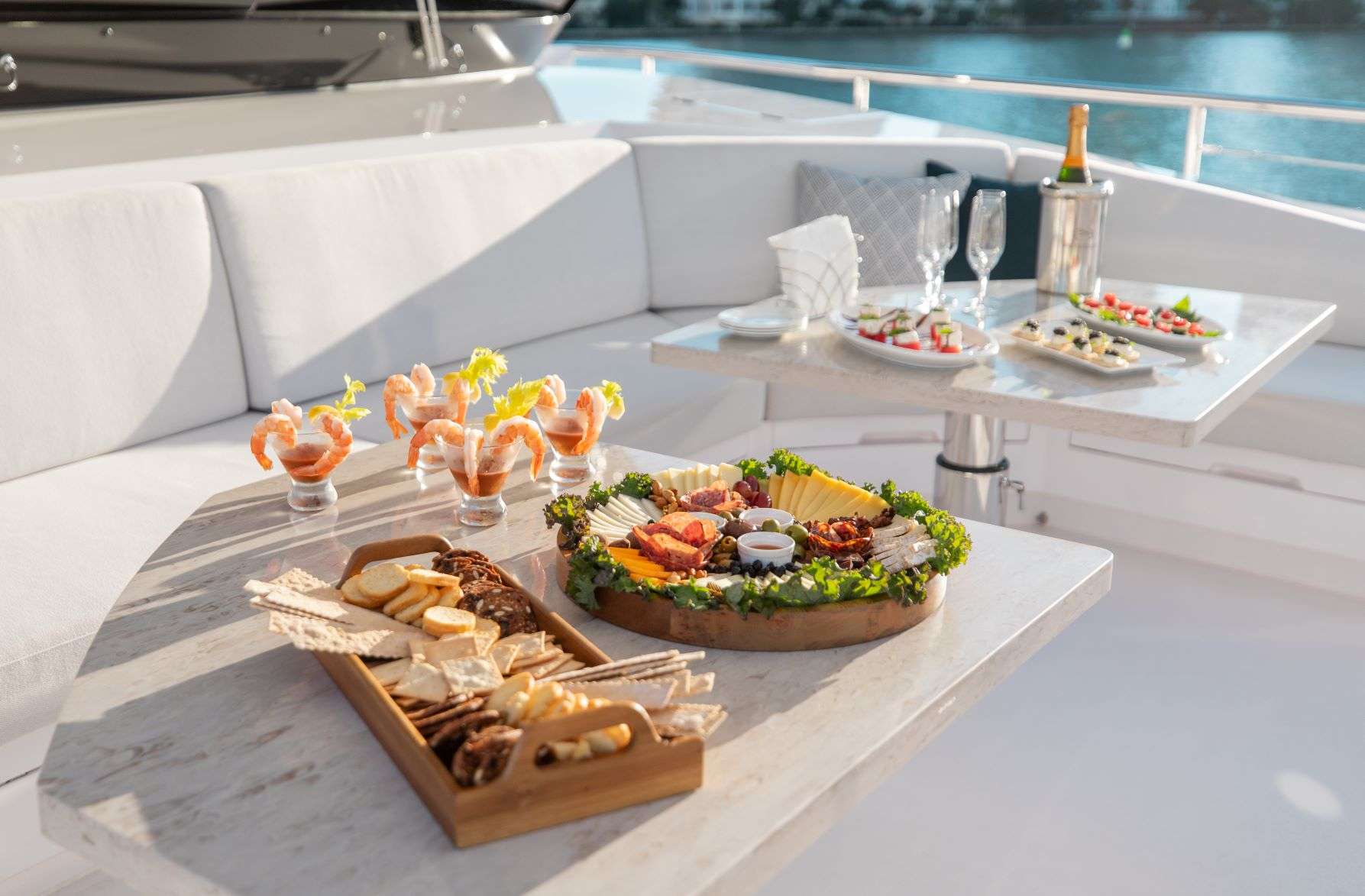 Yacht Photo 16