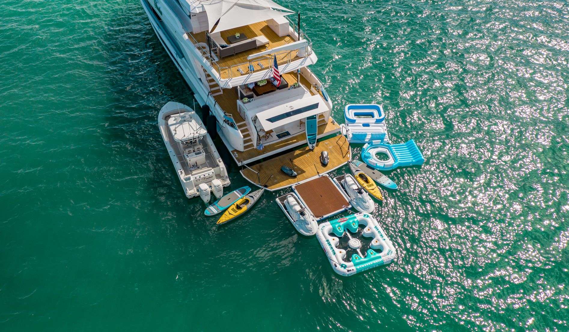 Yacht Photo 18