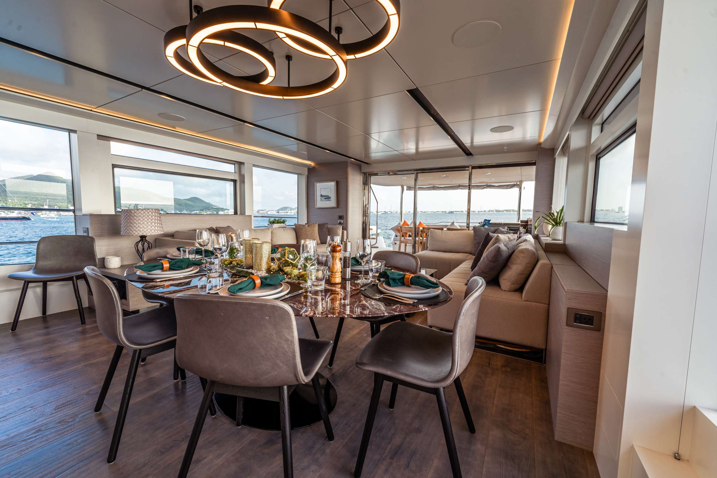 Yacht Photo 2
