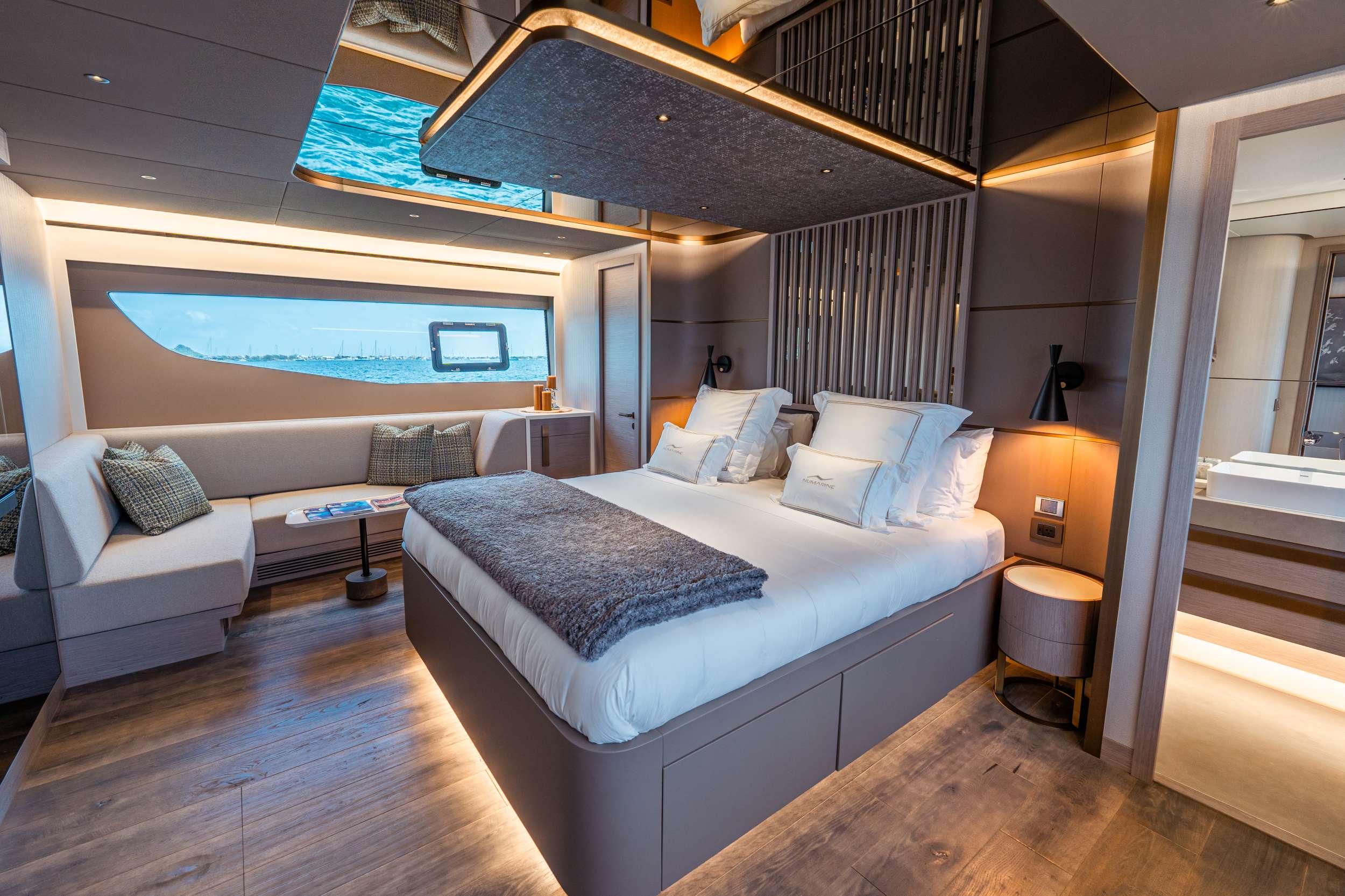 Yacht Photo 5