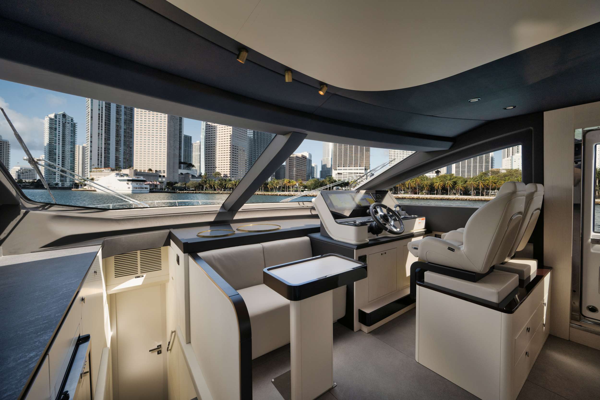 Yacht Photo 5