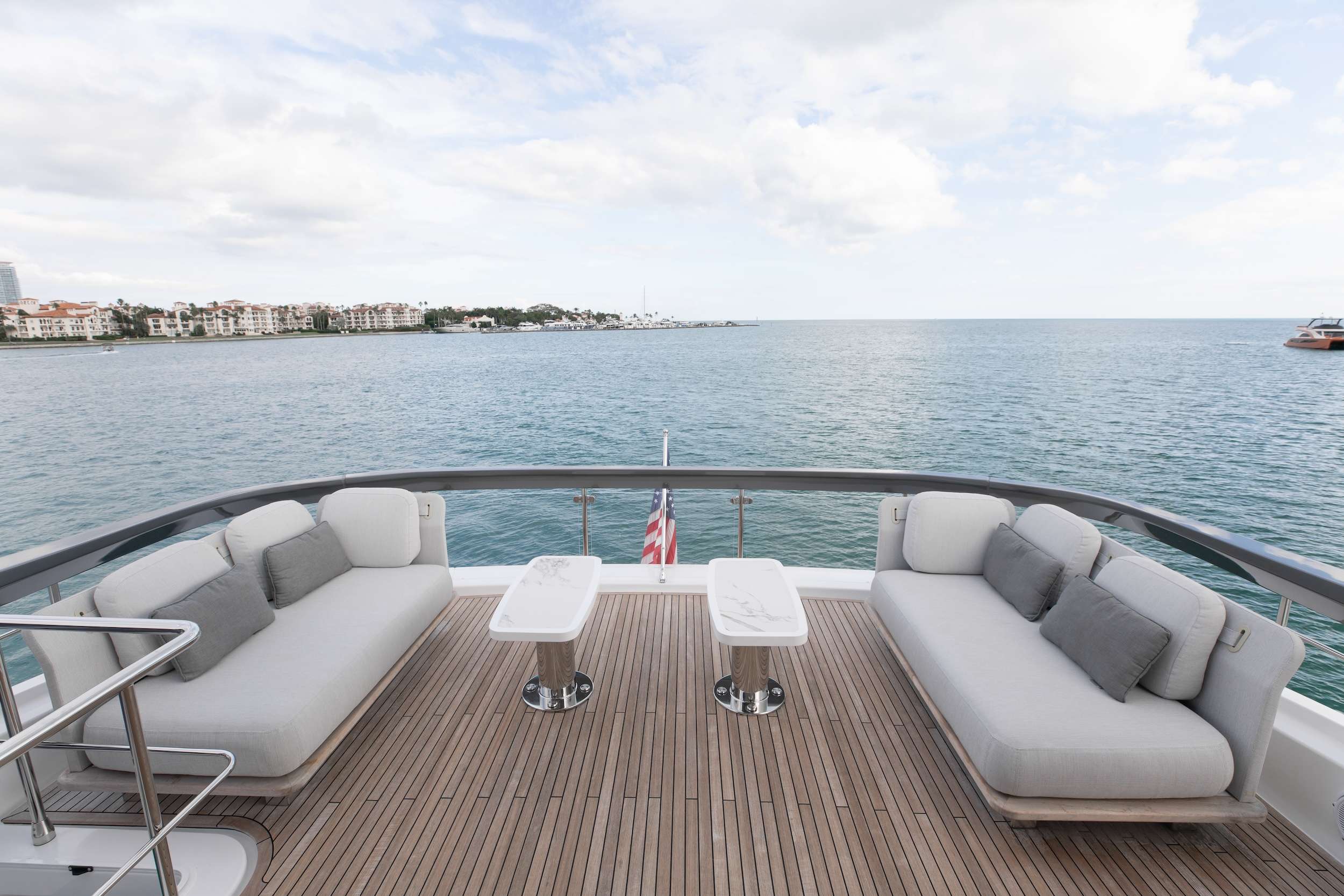 Yacht Photo 14