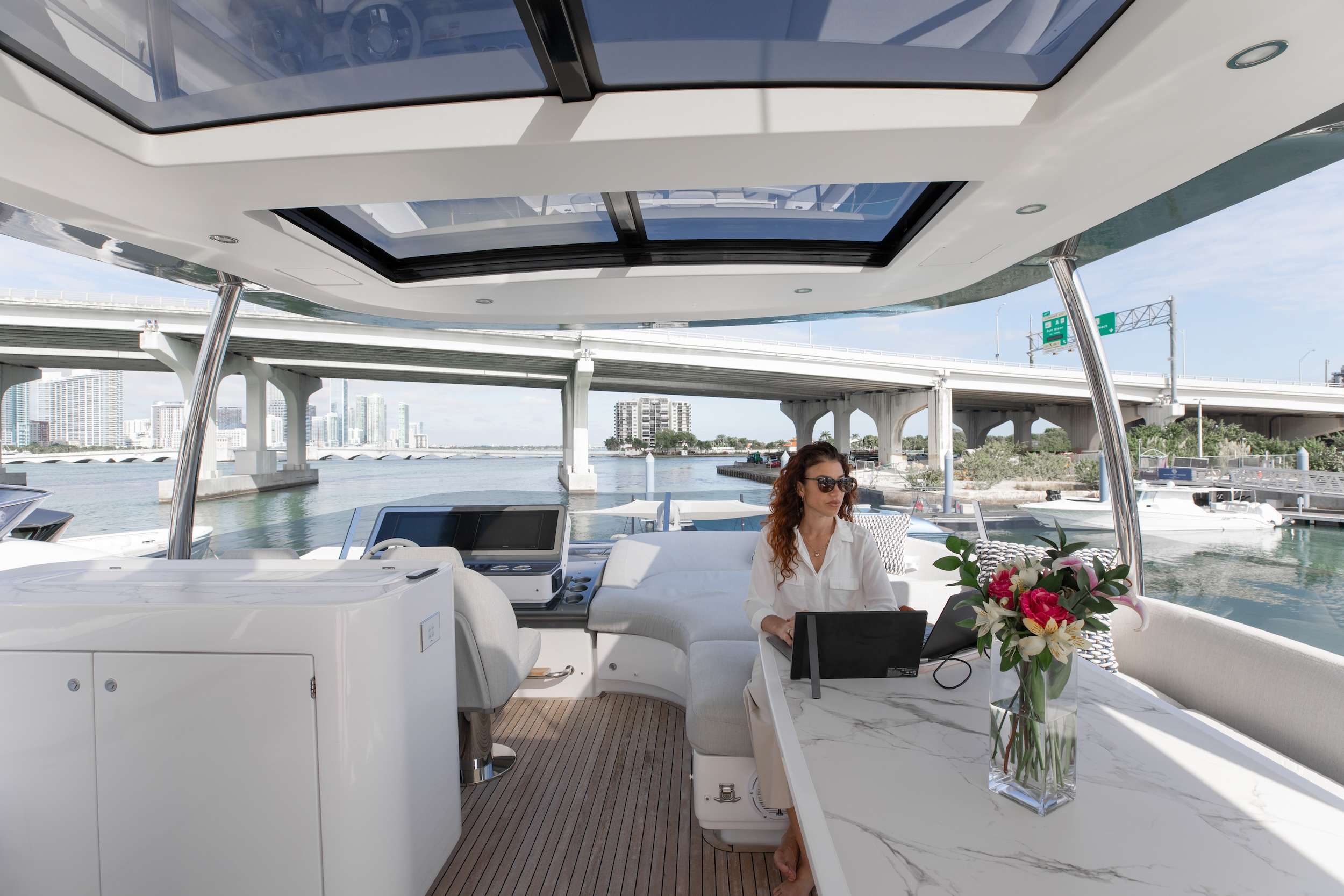 Yacht Photo 15