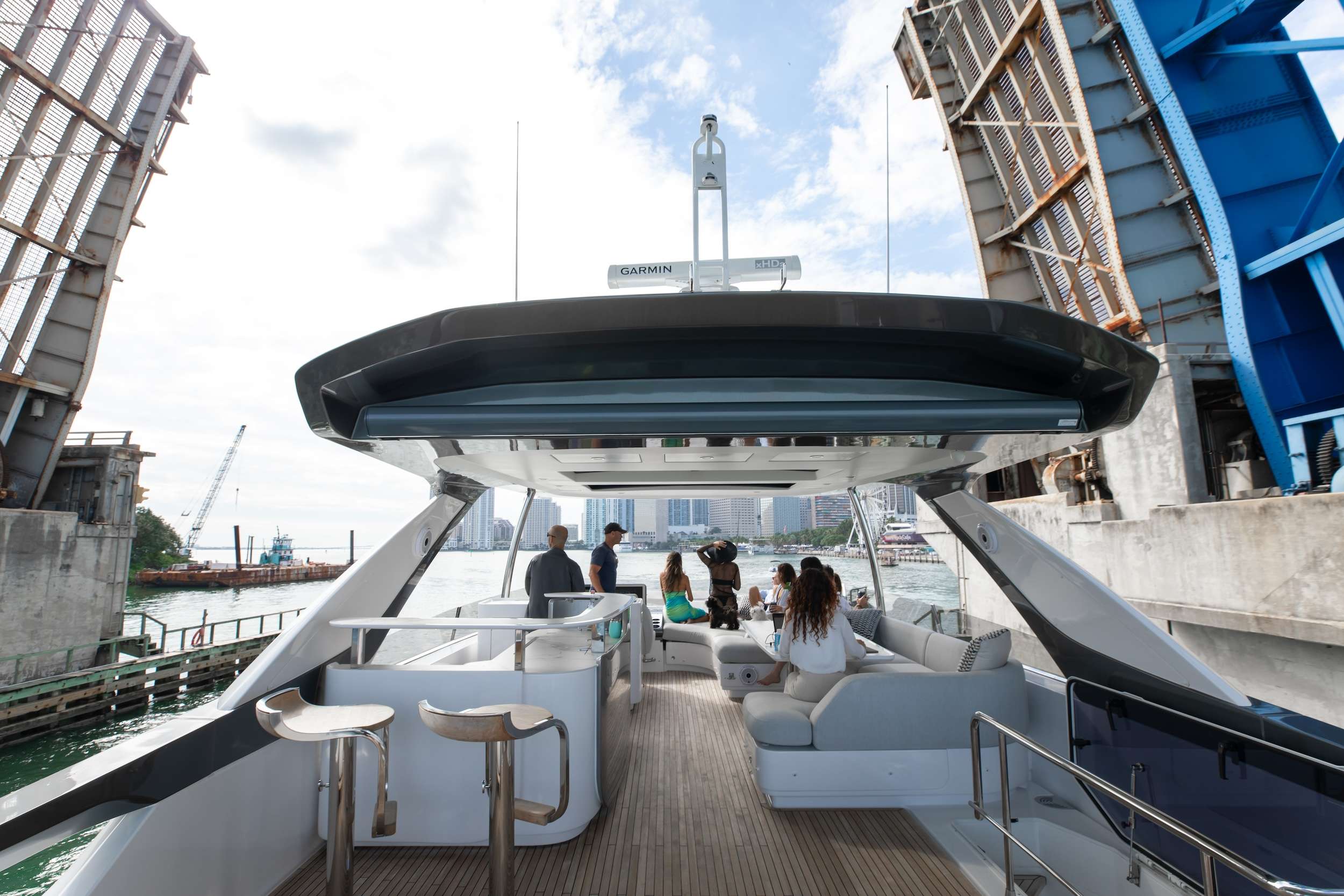 Yacht Photo 16