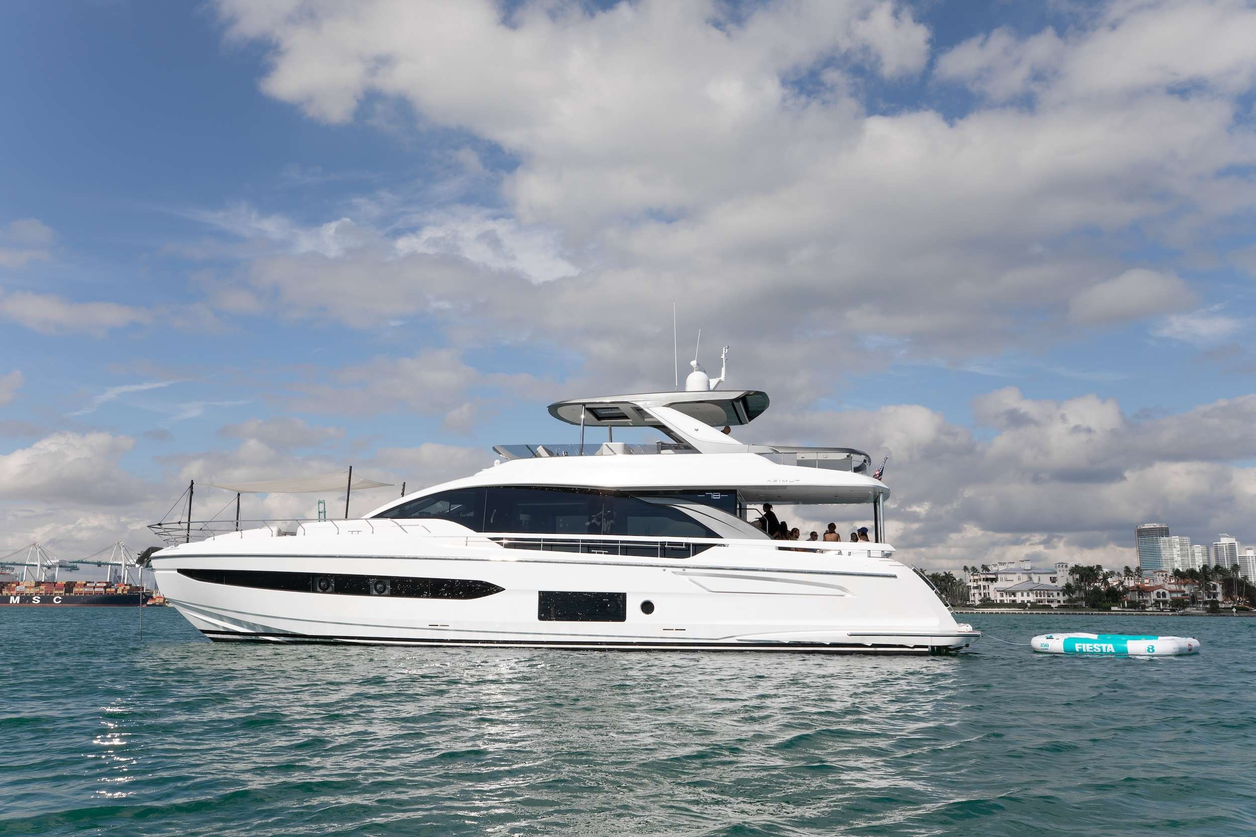 Yacht Photo 19