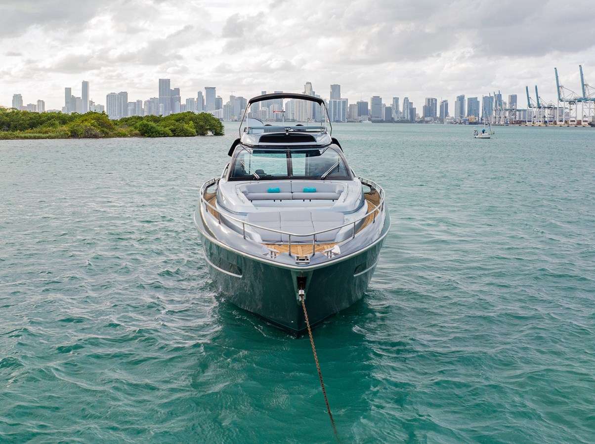 Yacht Photo 3