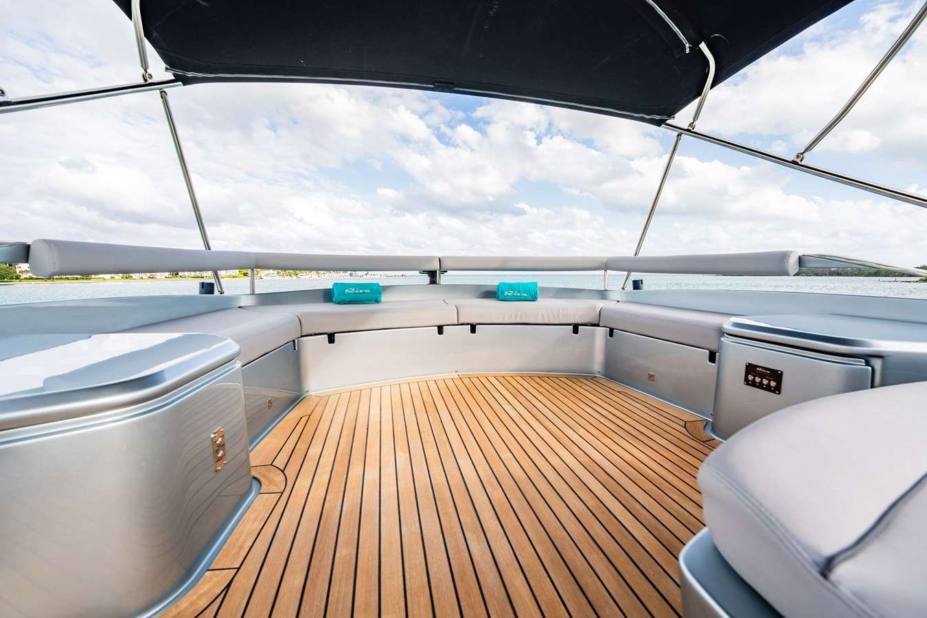 Yacht Photo 8