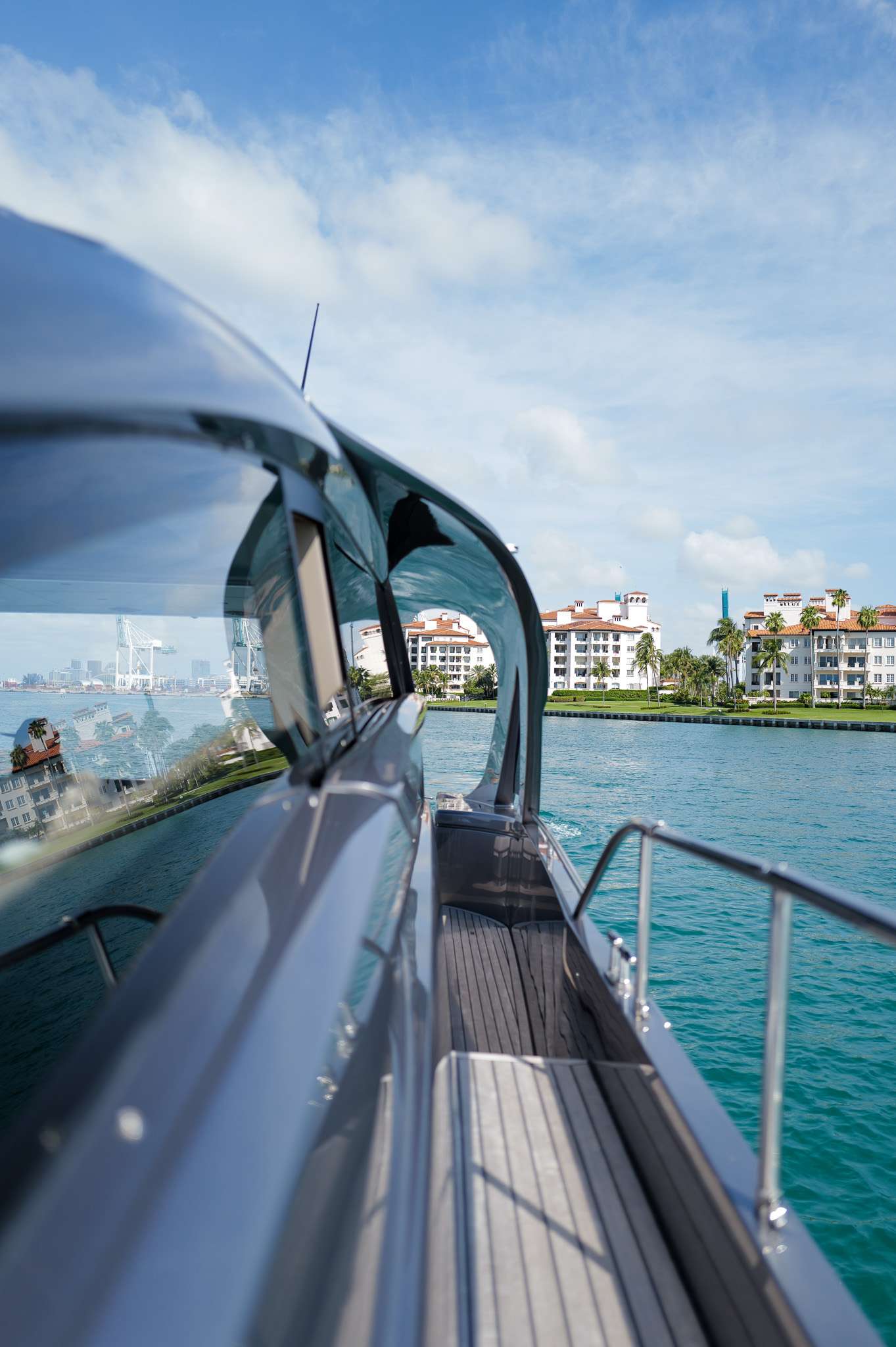 Yacht Photo 7