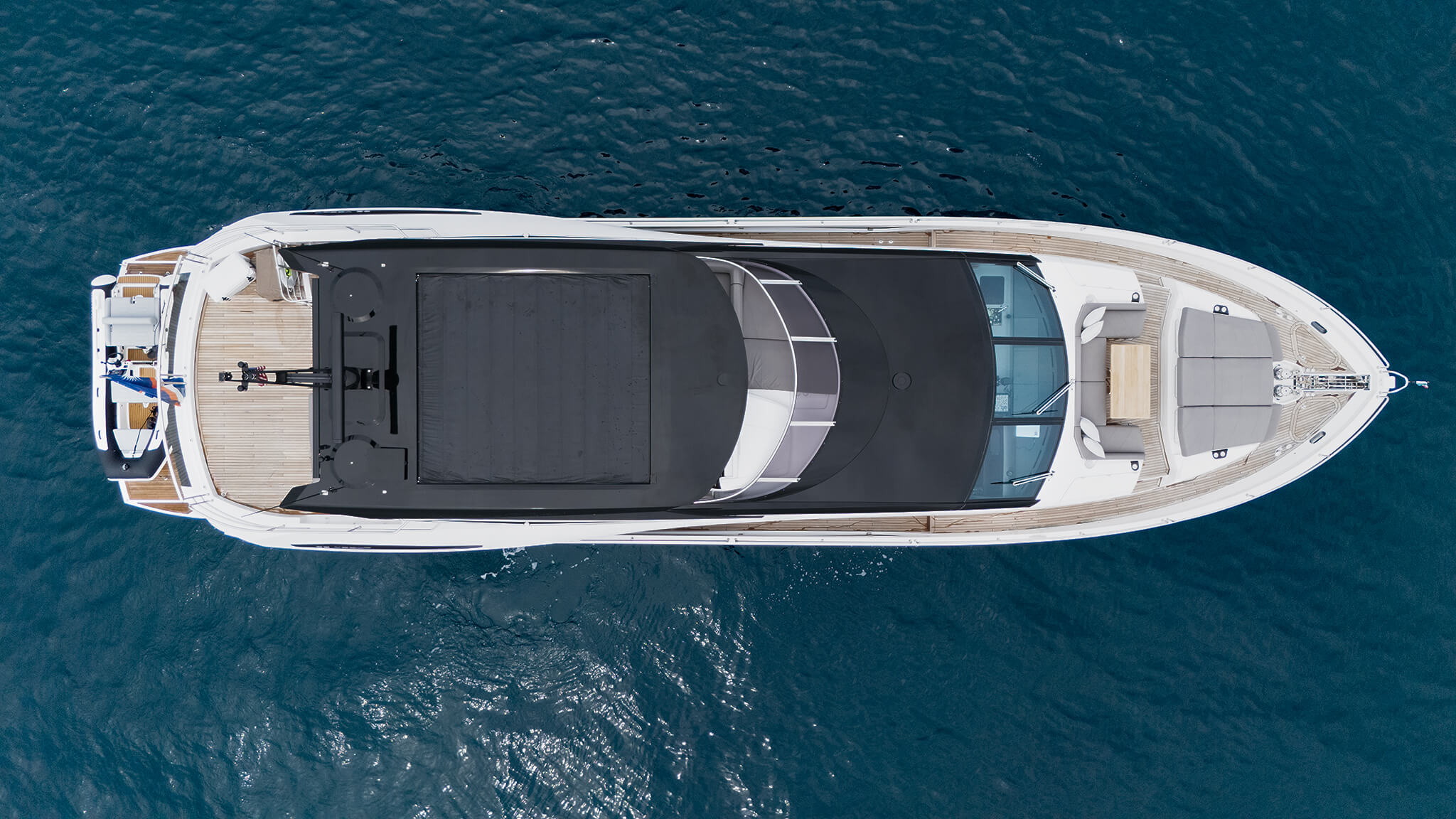 Yacht Photo 7