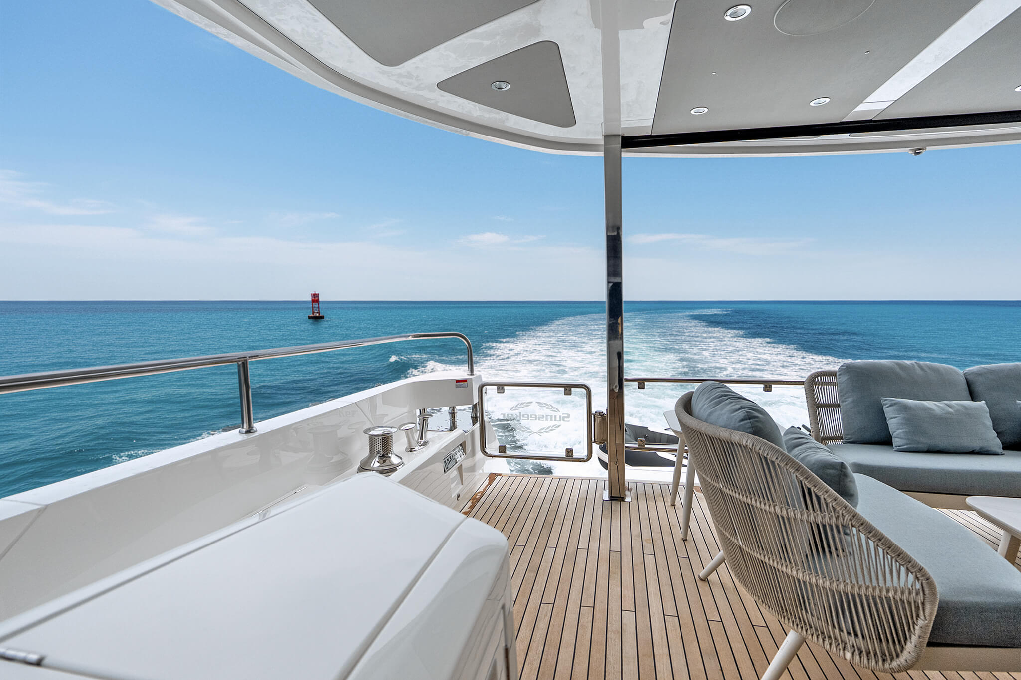 Yacht Photo 9