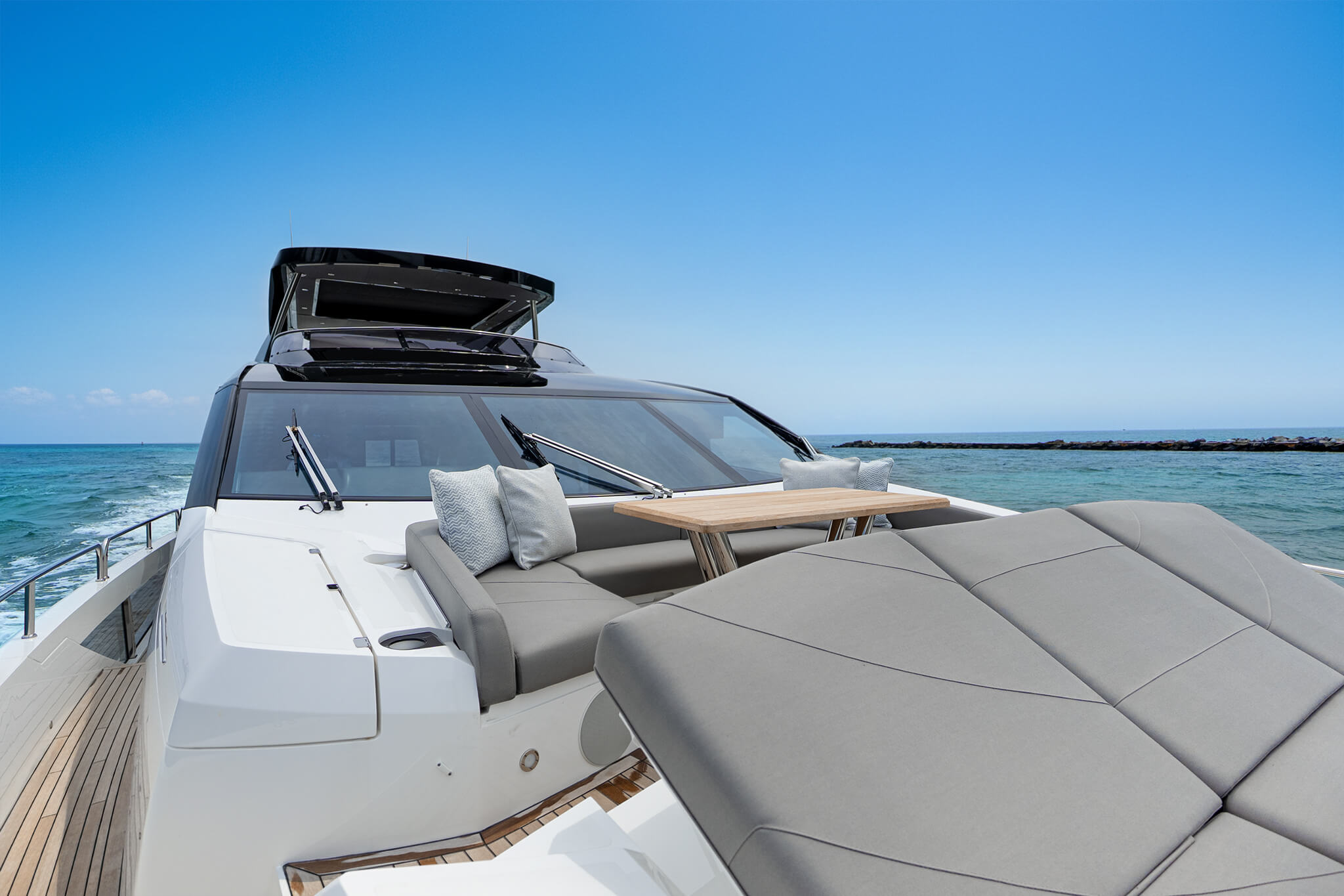 Yacht Photo 15