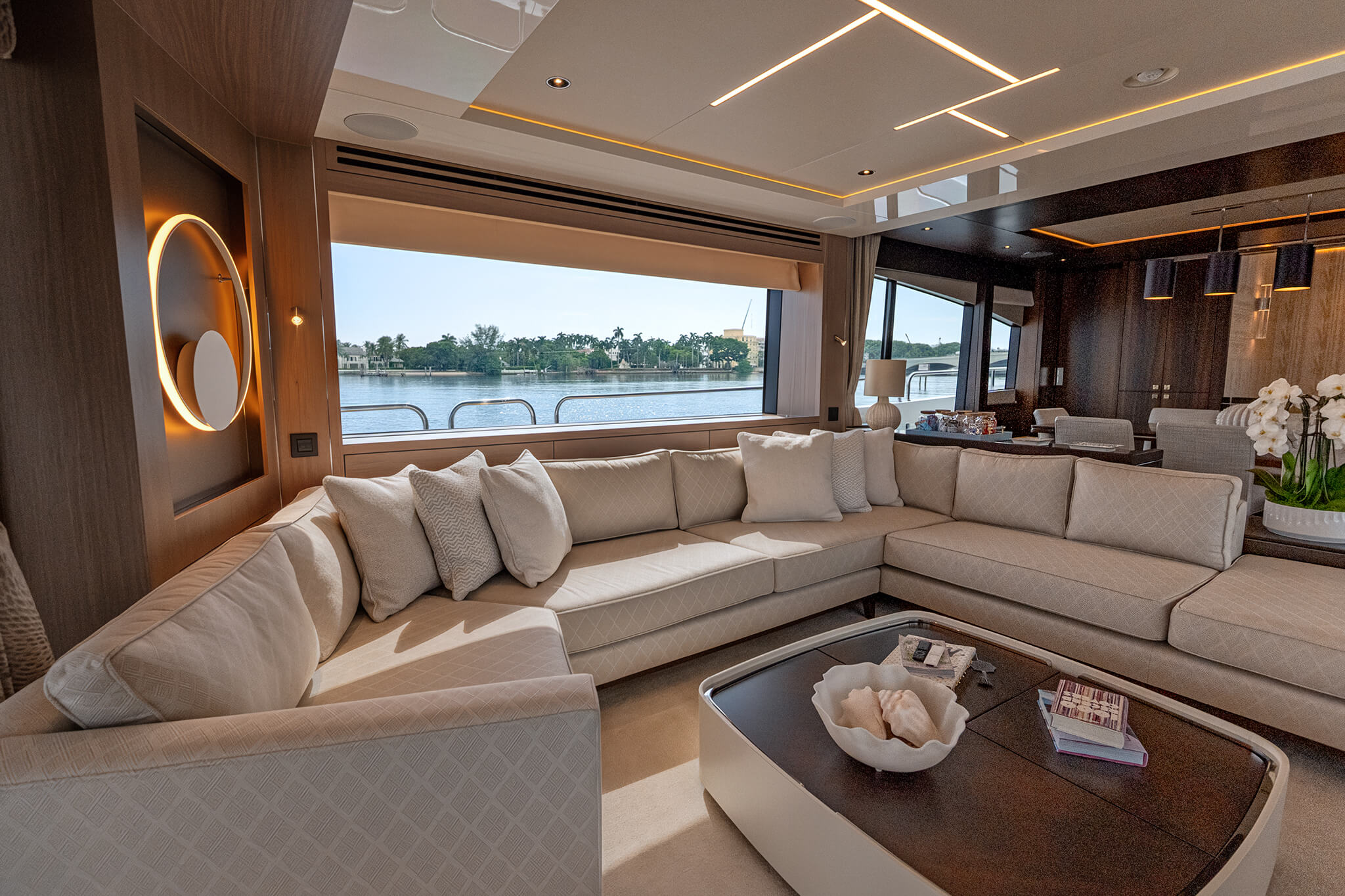 Yacht Photo 25