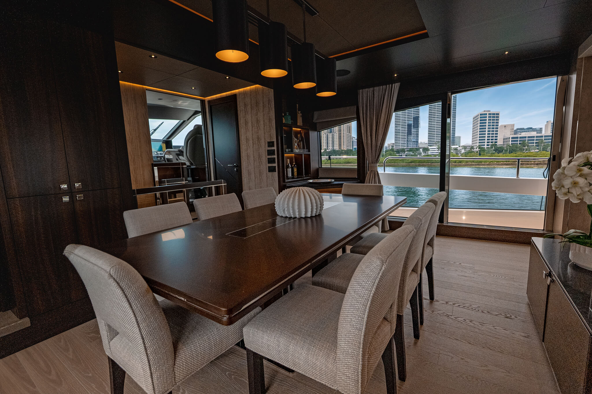 Yacht Photo 30