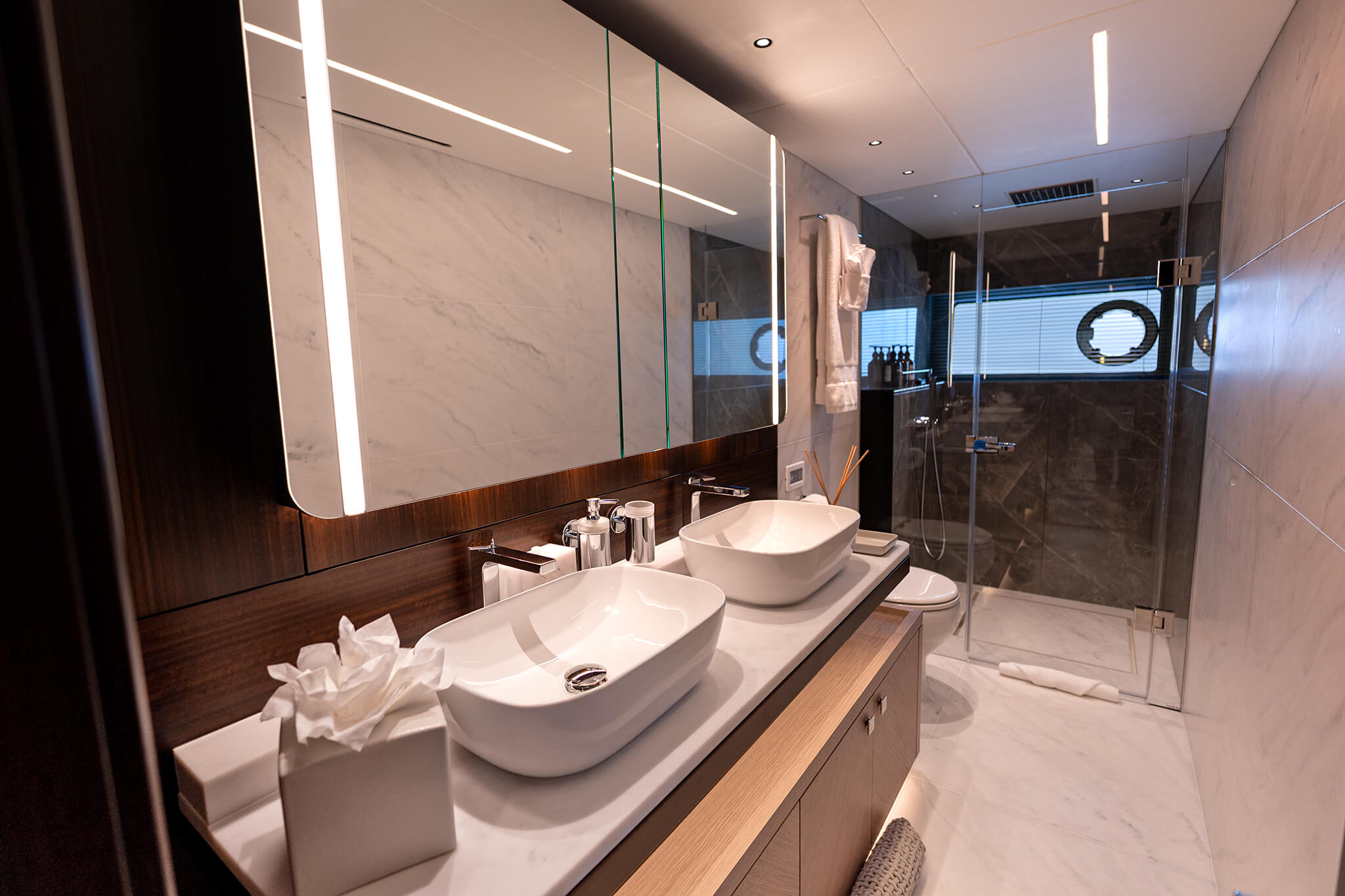 Yacht Photo 37