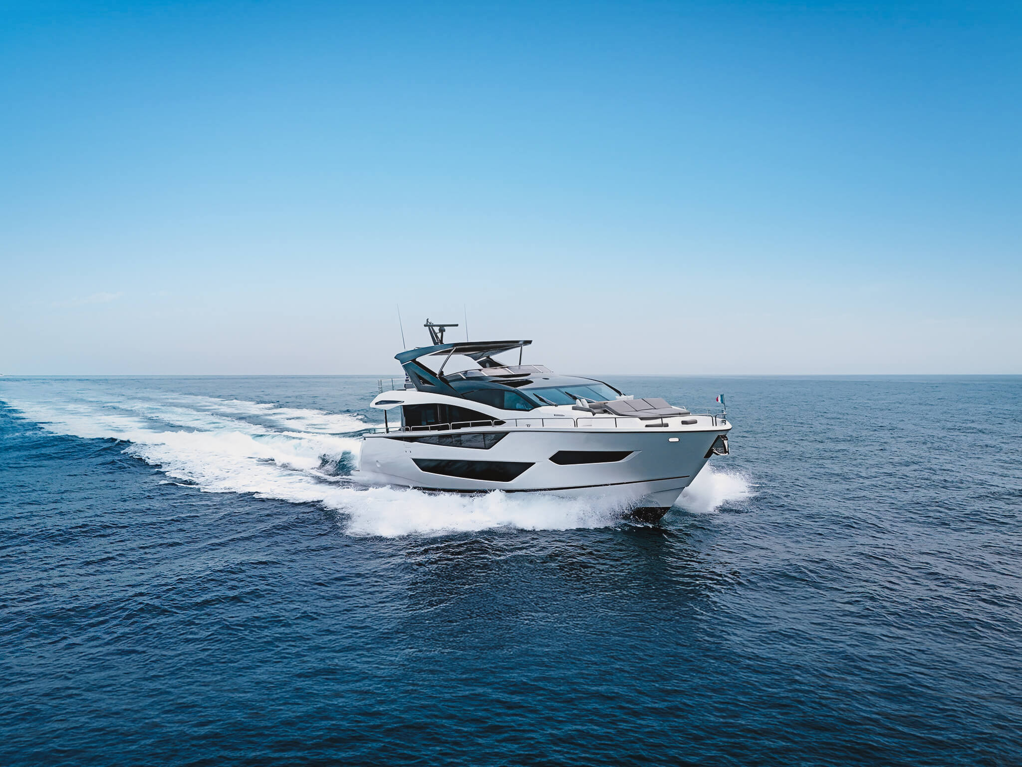 Yacht Photo 42