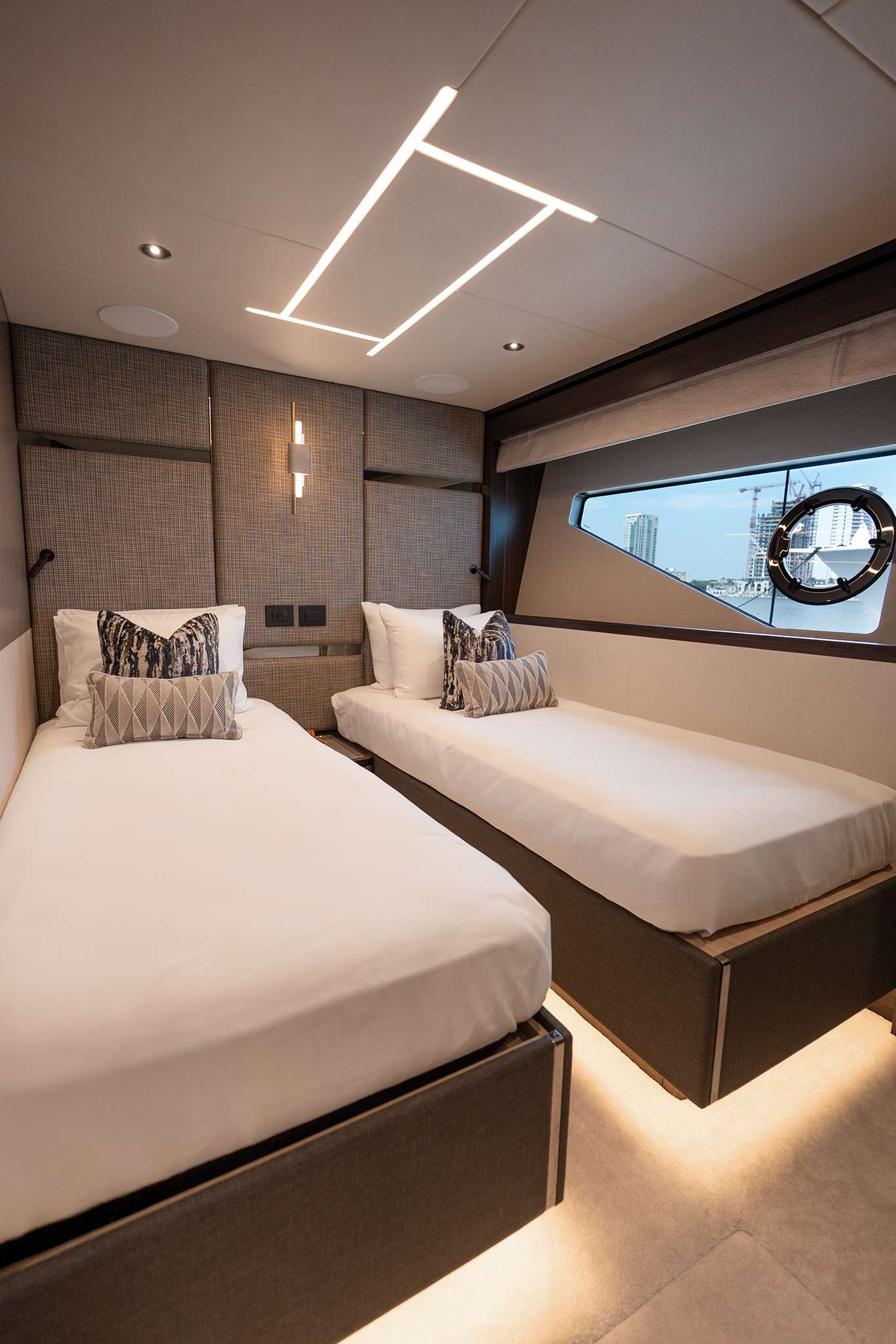 Yacht Photo 3