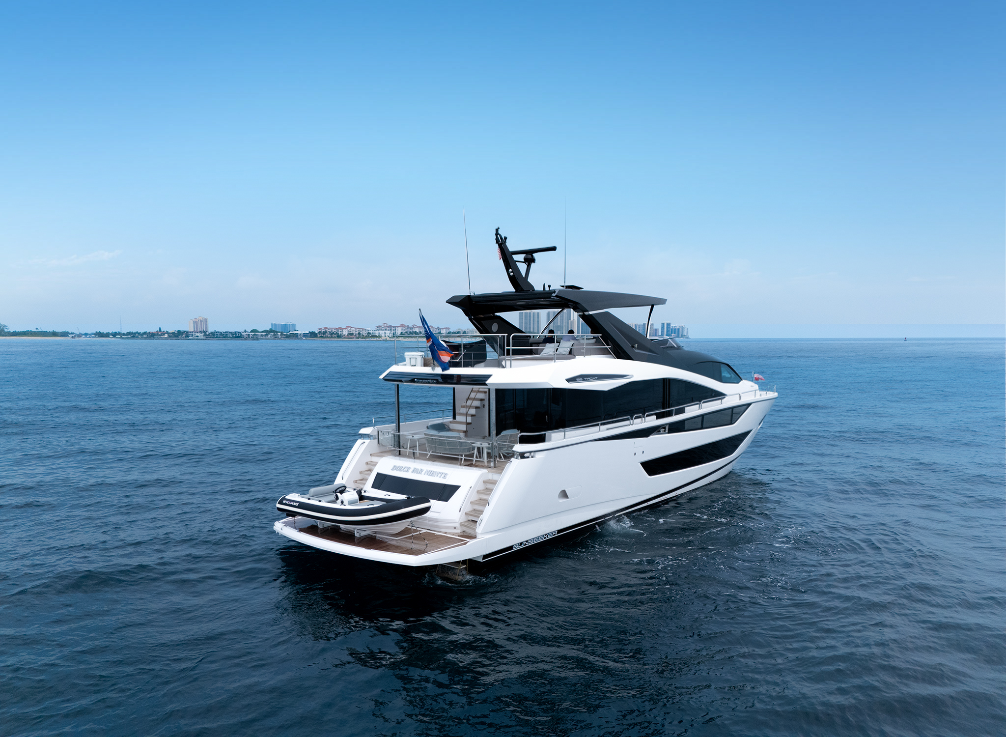 Yacht Photo 11