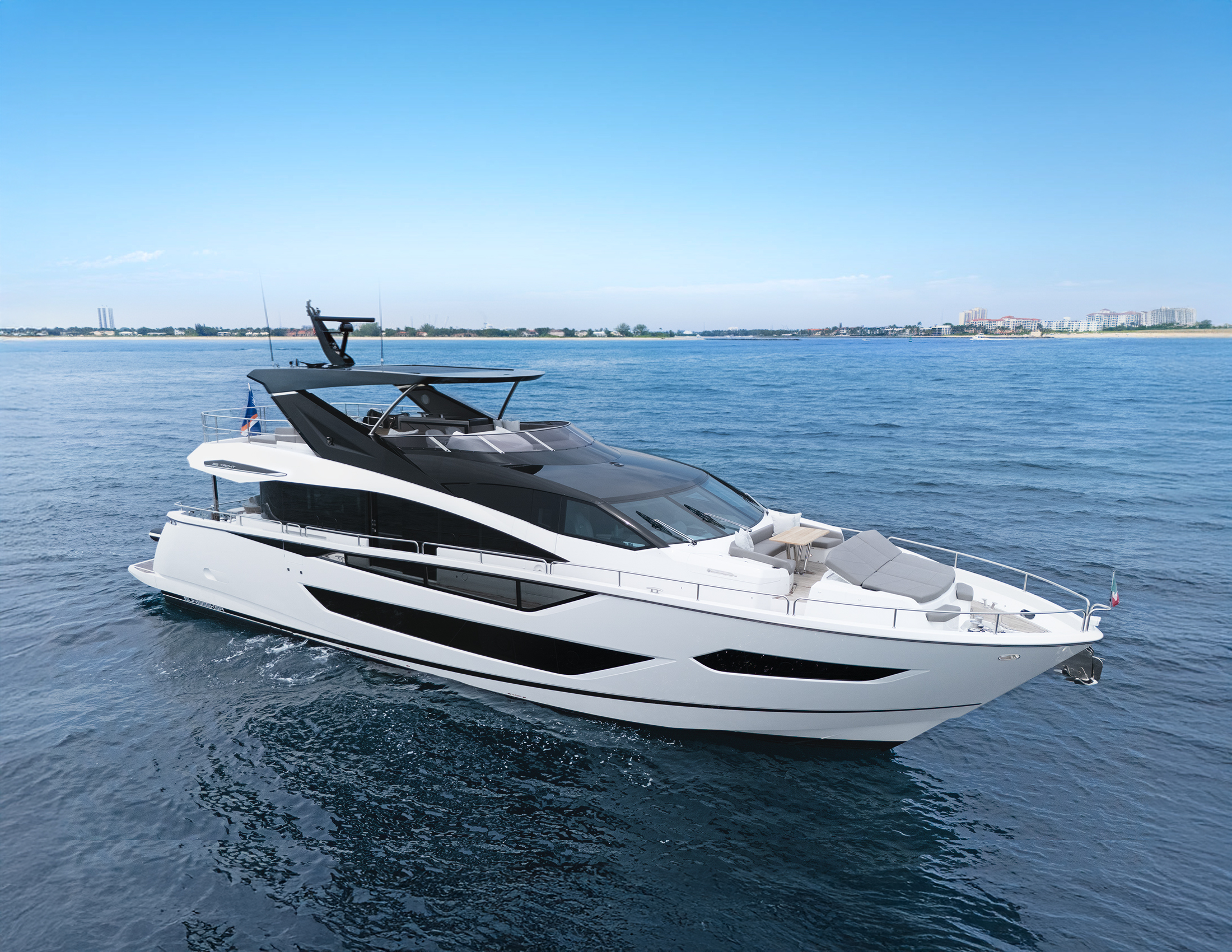 Yacht Photo 2