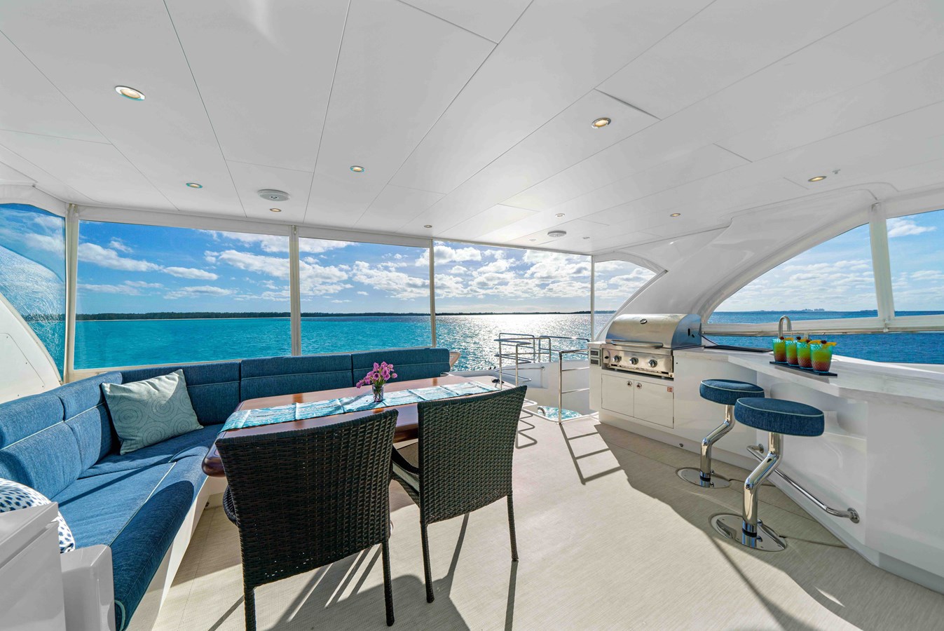 Yacht Photo 6