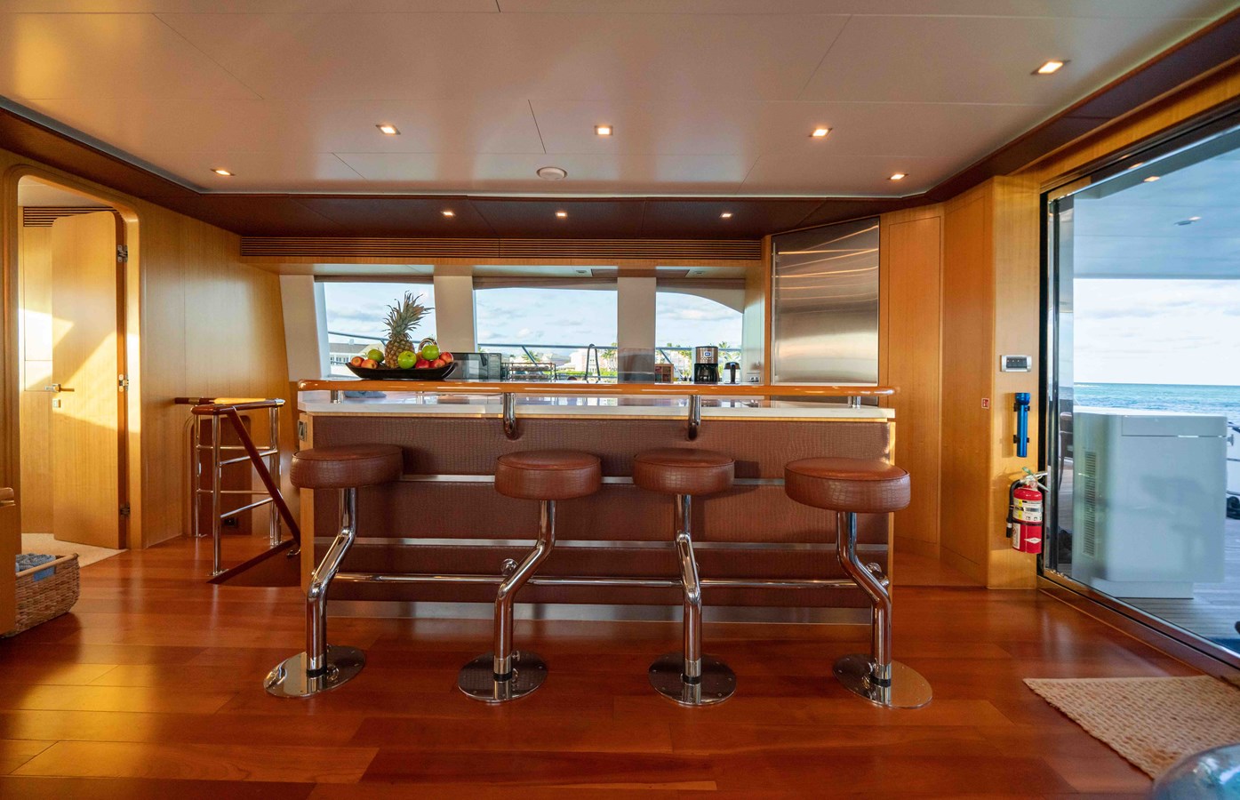 Yacht Photo 11