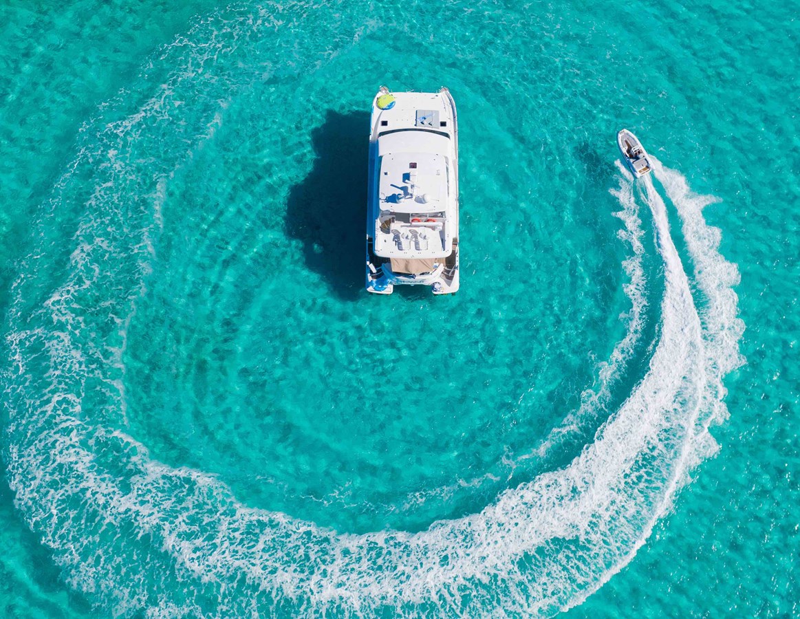 Yacht Photo 21