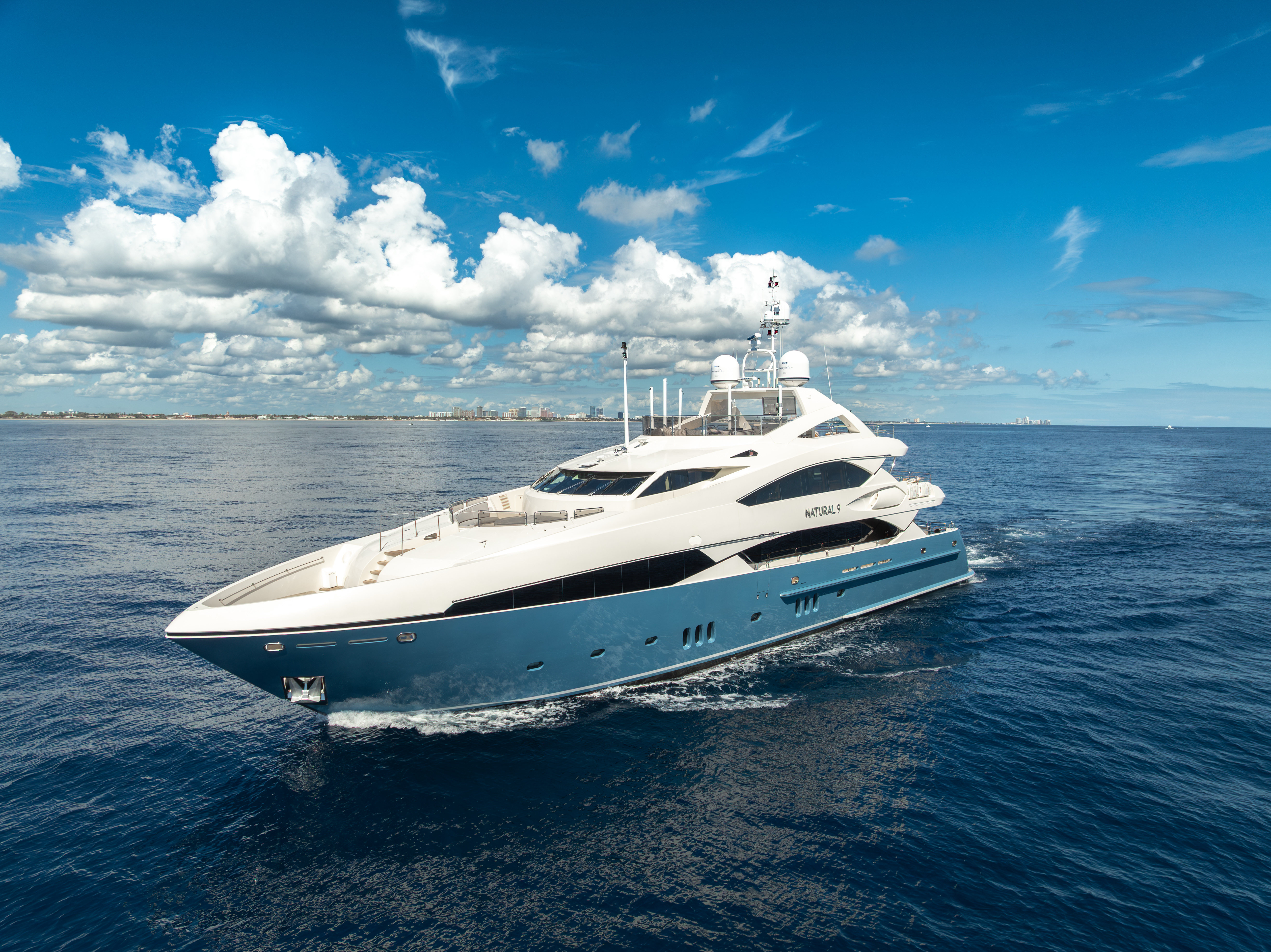 Yacht Photo 2