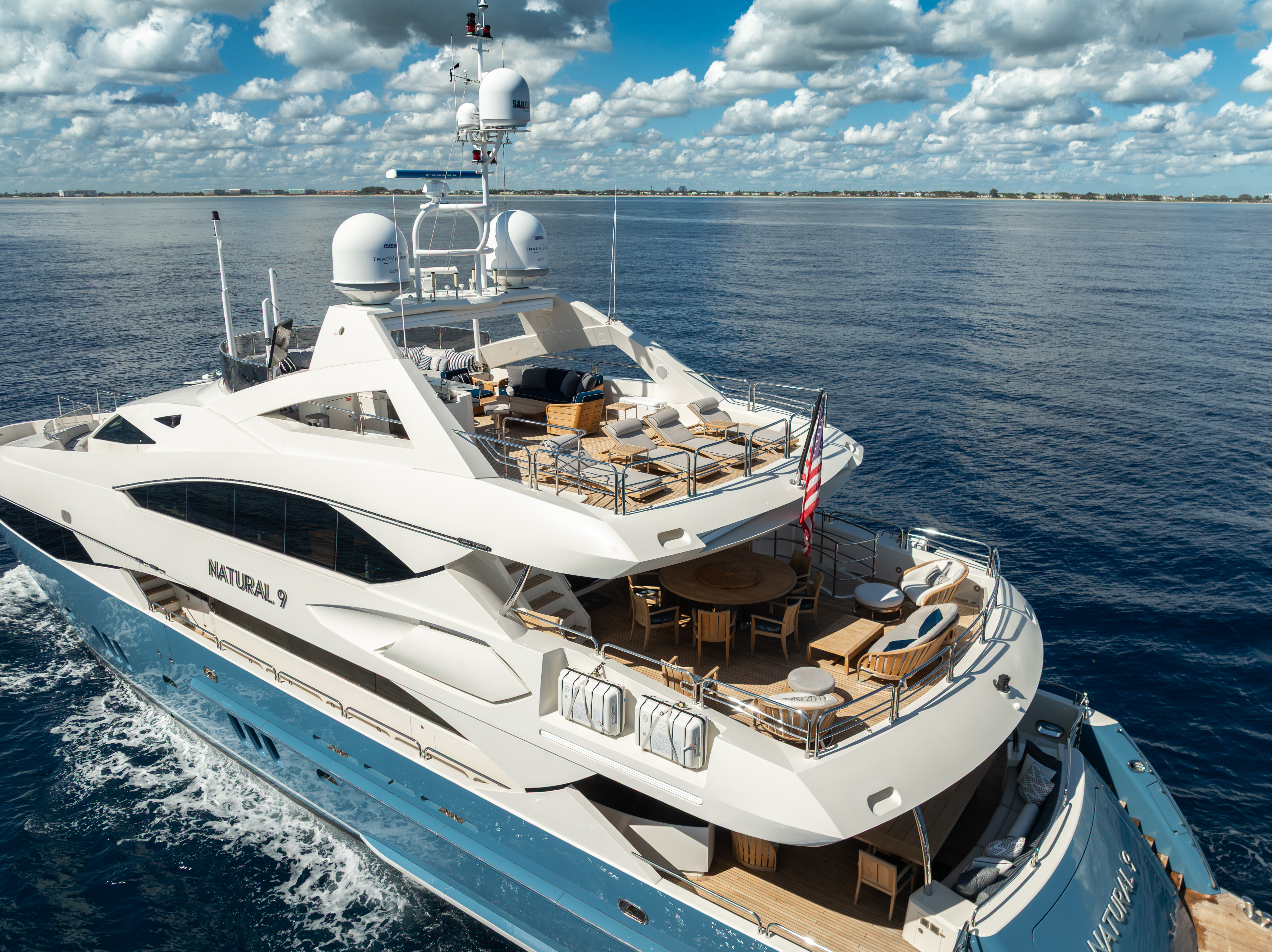 Yacht Photo 3