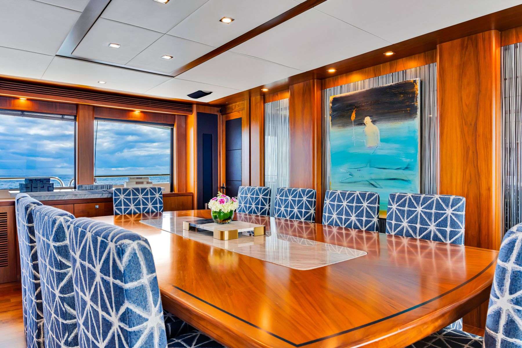 Yacht Photo 10